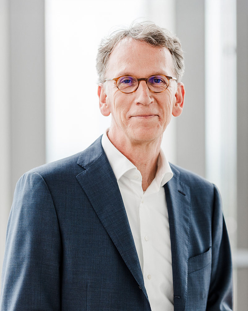 Dr. Christoph Kneip