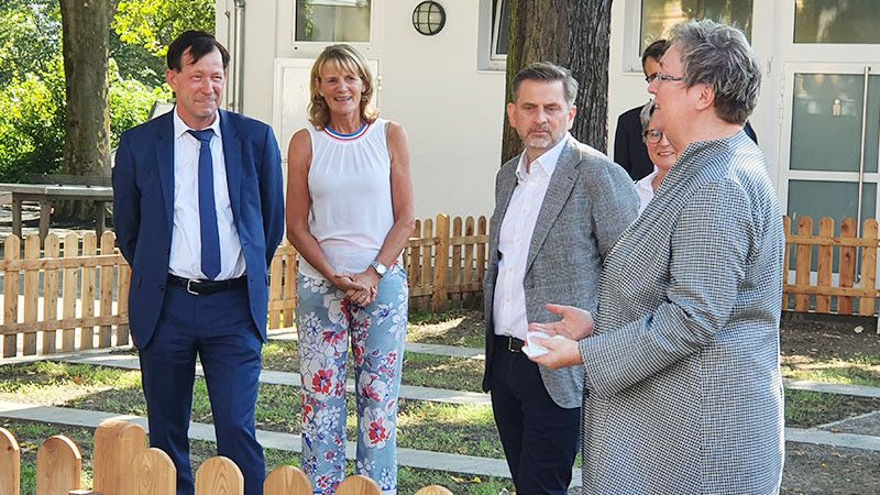 BürgerStiftung entsiegelt Schulhöfe