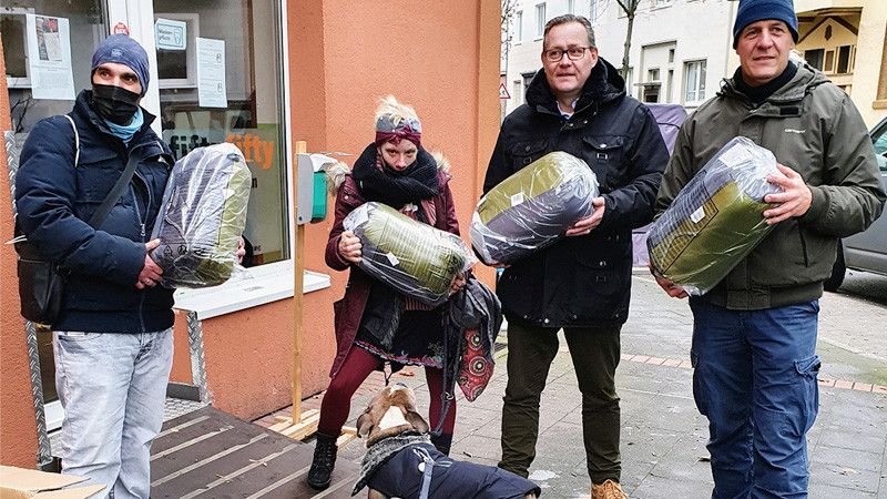 Schlafsäcke für Düsseldorfer Obdachlose